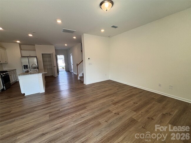 Building Photo - 5211 Maynard Hl Dr