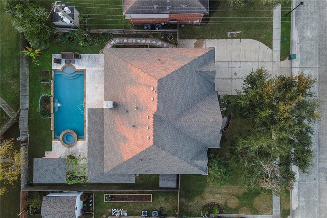 Building Photo - 3818 Houston Lake Dr