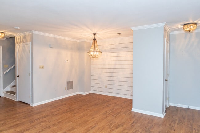 Building Photo - 7887 Kinglet Rd