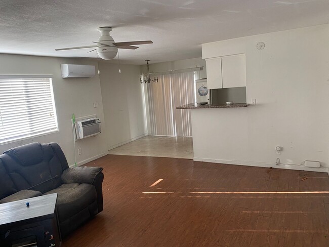 Building Photo - 12562 Brookshire Ave