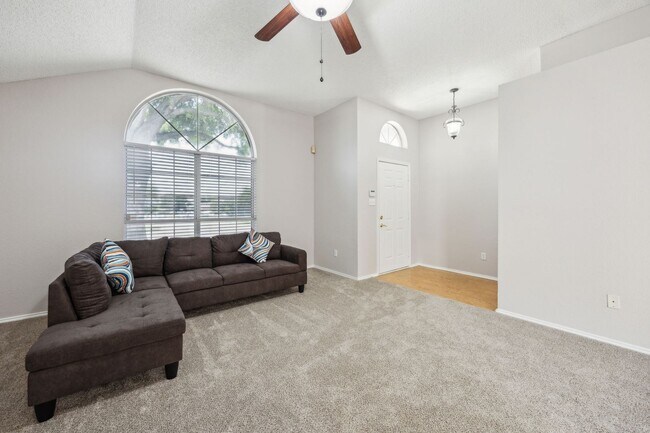 Building Photo - Welcome Home to Winding Creek !