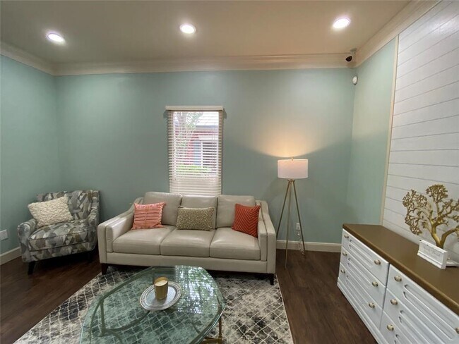 Building Photo - 4501 Cartwright Rd