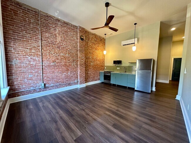 Building Photo - Modern Living with a Touch of Historic Charm