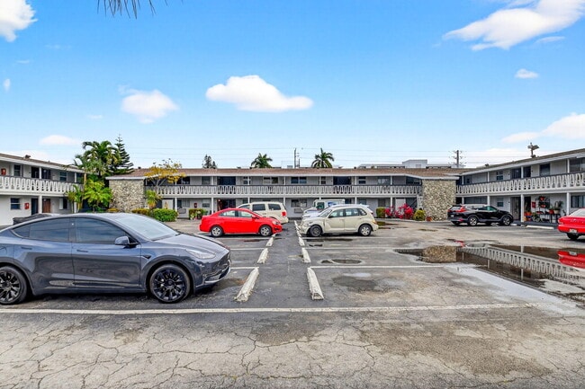 Building Photo - 510 Lake Shore Dr