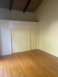 Building Photo - 1520 Summit Rd