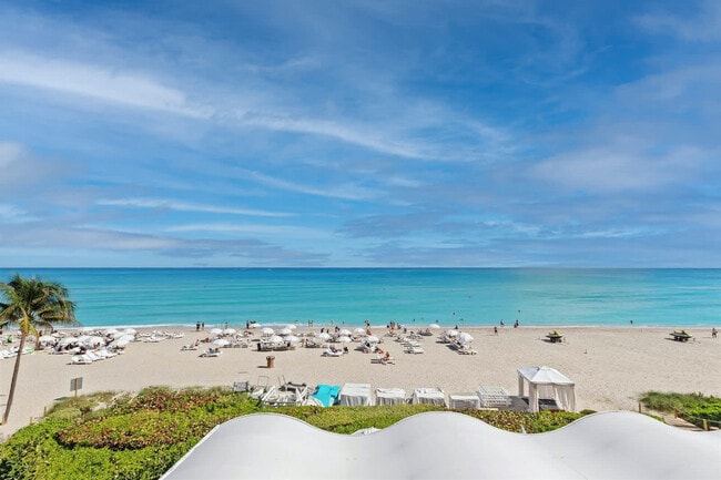 Building Photo - 18001 Collins Ave
