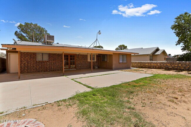 Building Photo - 3593 Breckenridge Dr