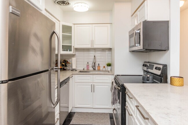 Building Photo - 1750 N Wells St