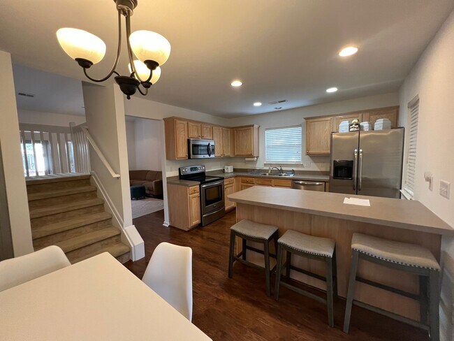 Building Photo - 3 Bedroom 2.5 Bath Townhome in Beresford Commons