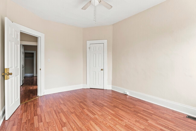 Building Photo - 730 Linnard St