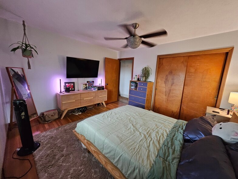 Building Photo - 521 Stonehaven Dr