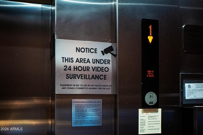 Building Photo - 945 E Playa Del Norte Dr