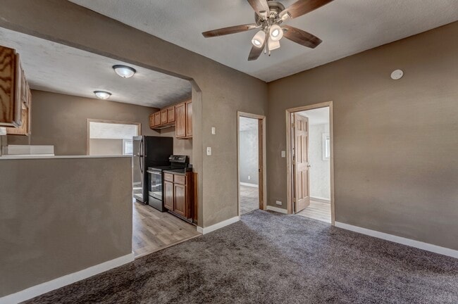 Building Photo - 812 Allen Ave