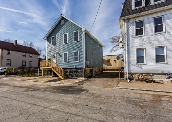 Building Photo - 31 Hicks St