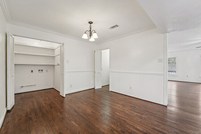 Building Photo - 3103 Glade Springs Dr