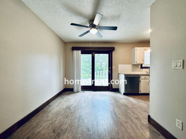 Building Photo - Fantastic Parkville area with Updated Kitchen including Granite Counters and Stainless Steel Appl...