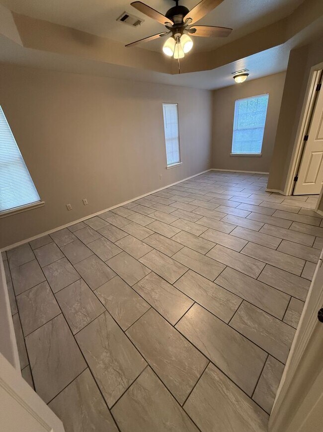 Building Photo - 1528 N 24th St