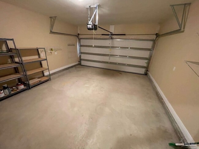 Building Photo - 6722 Barnwood Dr