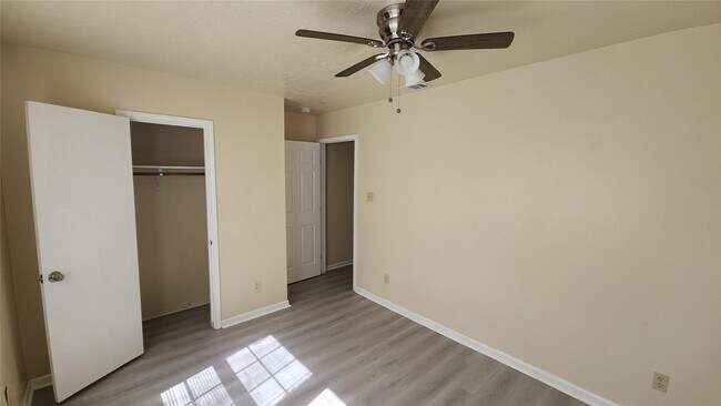Building Photo - 4415 Groton Dr