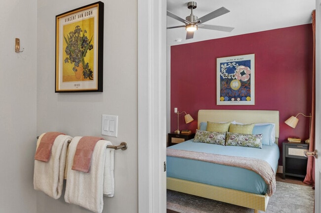 Building Photo - 641 Division St