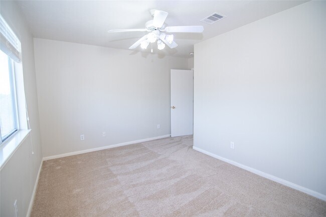 Building Photo - 25914 Chapman Falls Dr