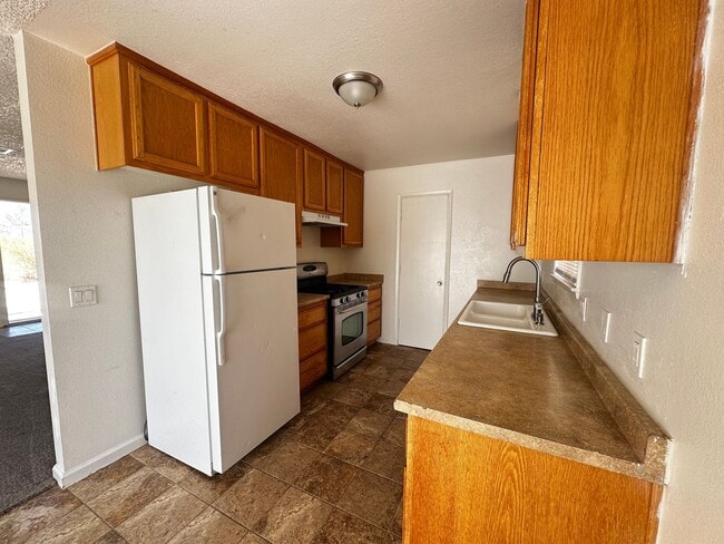 Building Photo - 71960 Sunnyslope Dr