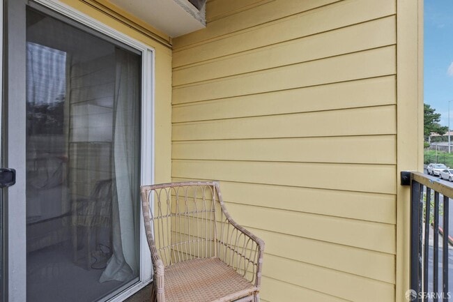 Building Photo - 8300 Oceanview Terrace