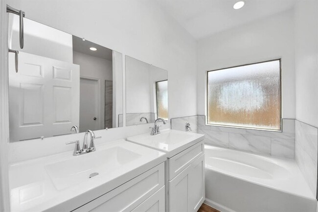 Building Photo - 23714 N Newport Bend
