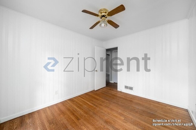 Building Photo - 2231 Allaire Ln NE