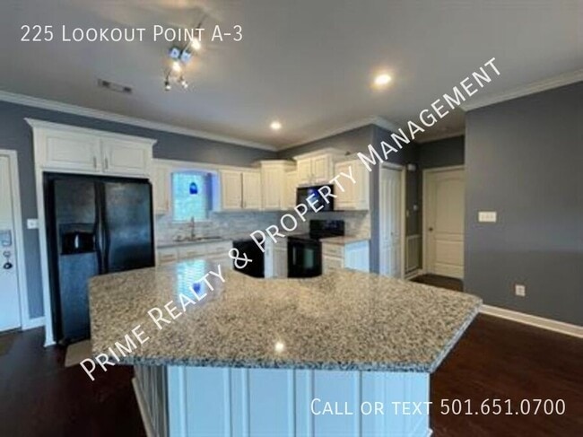 Building Photo - 225 Lookout Point