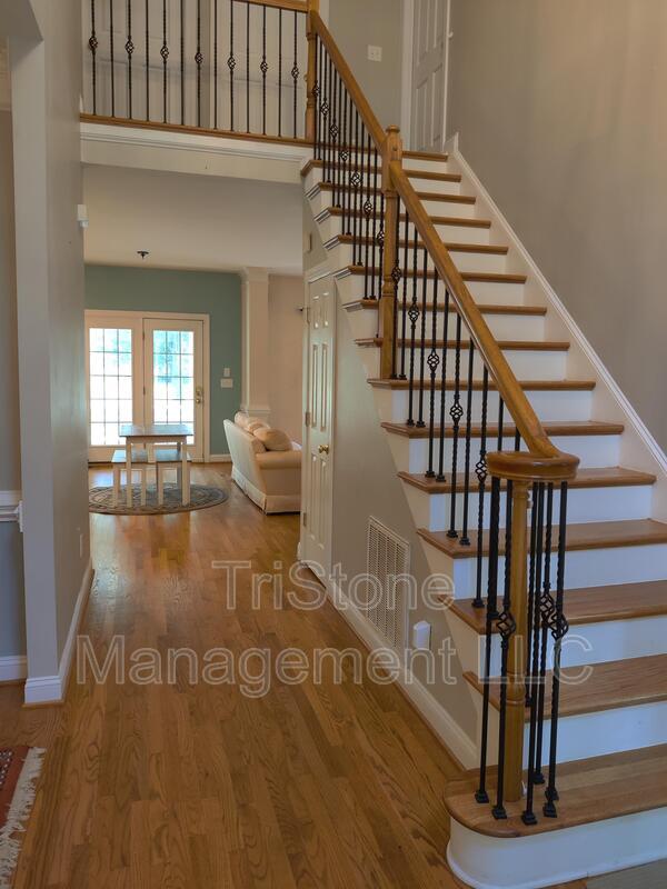 Building Photo - 14512 Harvington Dr