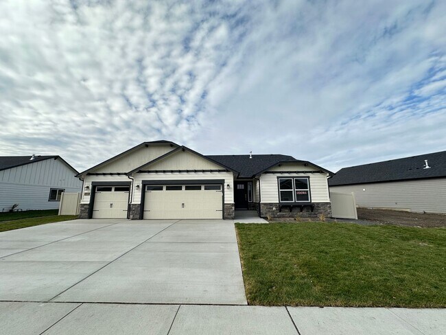 Primary Photo - Brand New Hayden North Home