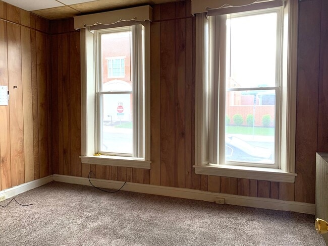 Building Photo - 135 S 2nd St