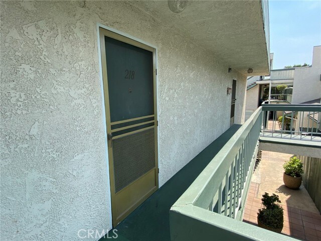 Building Photo - 330 N Chapel Ave