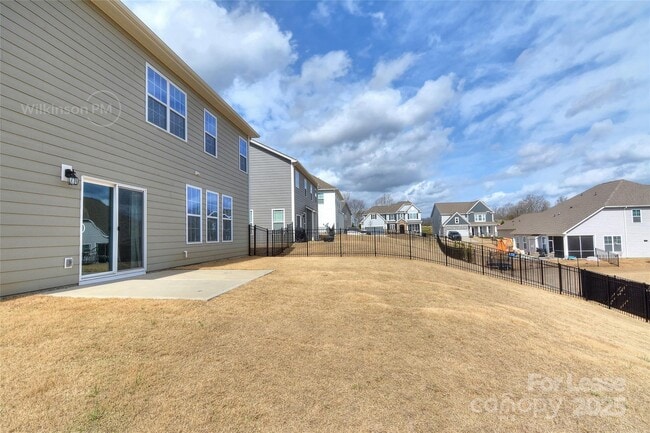 Building Photo - 2015 Saddlebred Dr