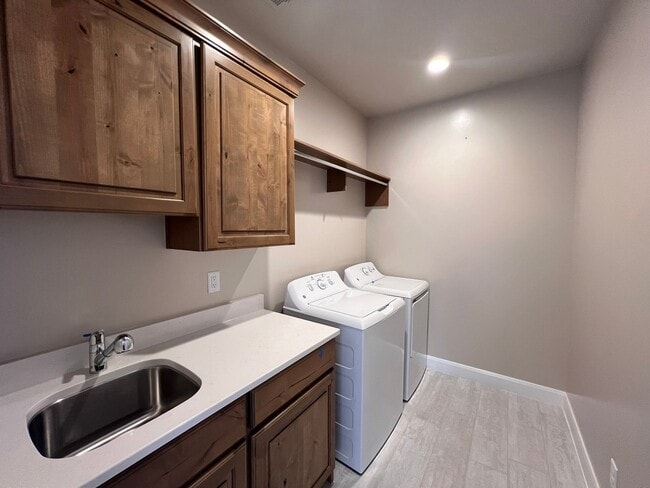 Building Photo - 3 Bed 2 Bath Home in Hurricane