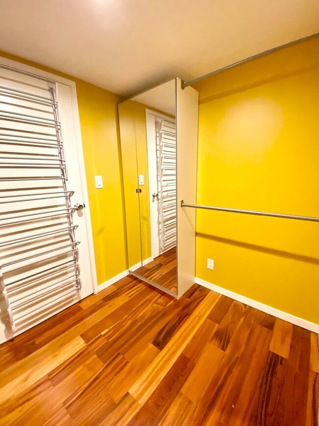 Building Photo - Prestigious BUNKER HILL TOWER - Downtown L...