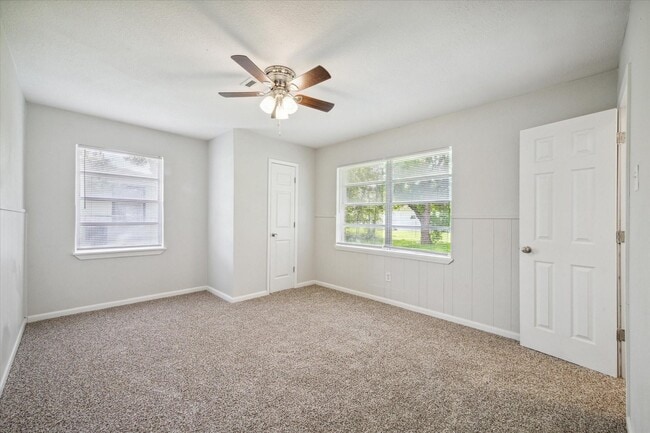 Building Photo - 2331 32nd Ave N