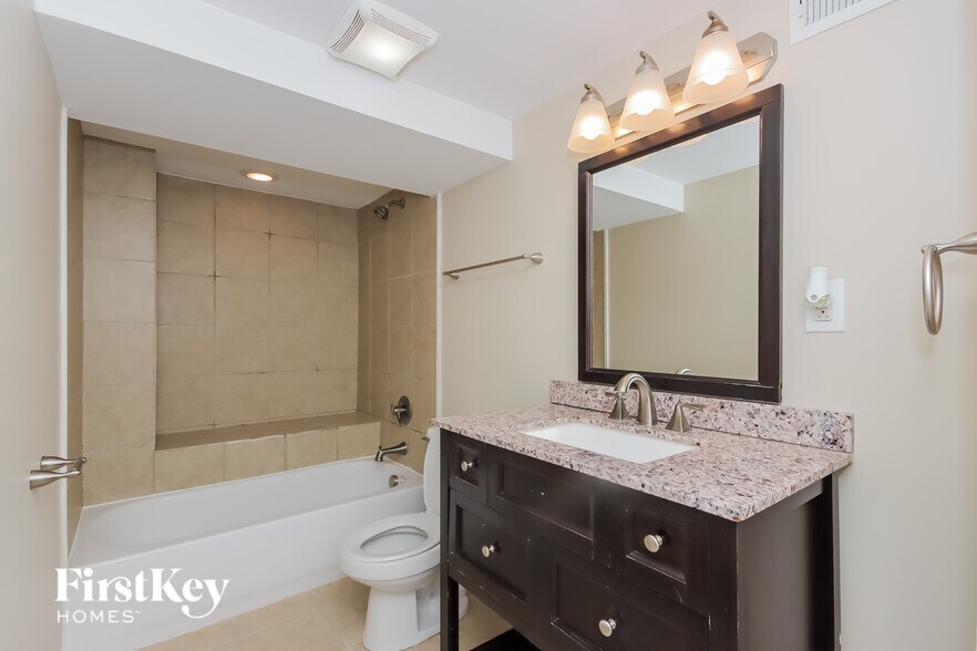 Building Photo - 226 Heritage Pl