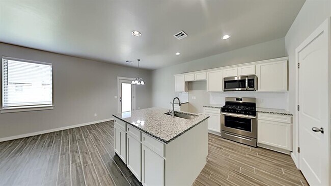 Building Photo - 1078 Mulbury Mansion