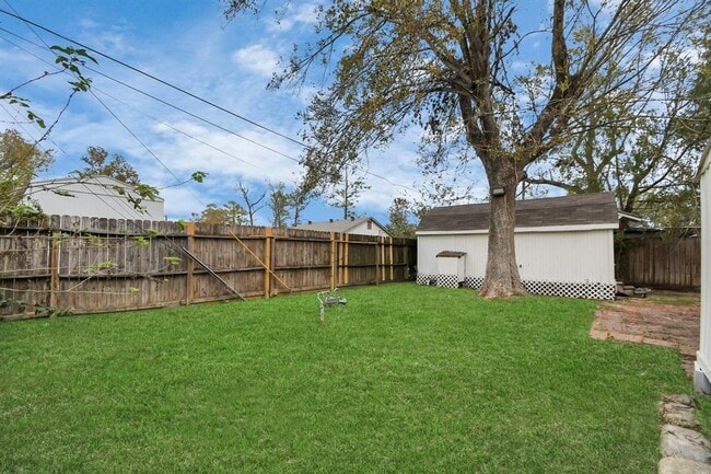 Building Photo - 2243 Matilda St