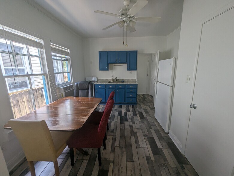 Building Photo - 3806 Bienville St