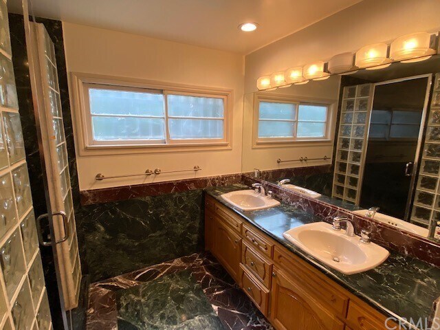 Building Photo - 4629 Forman Ave