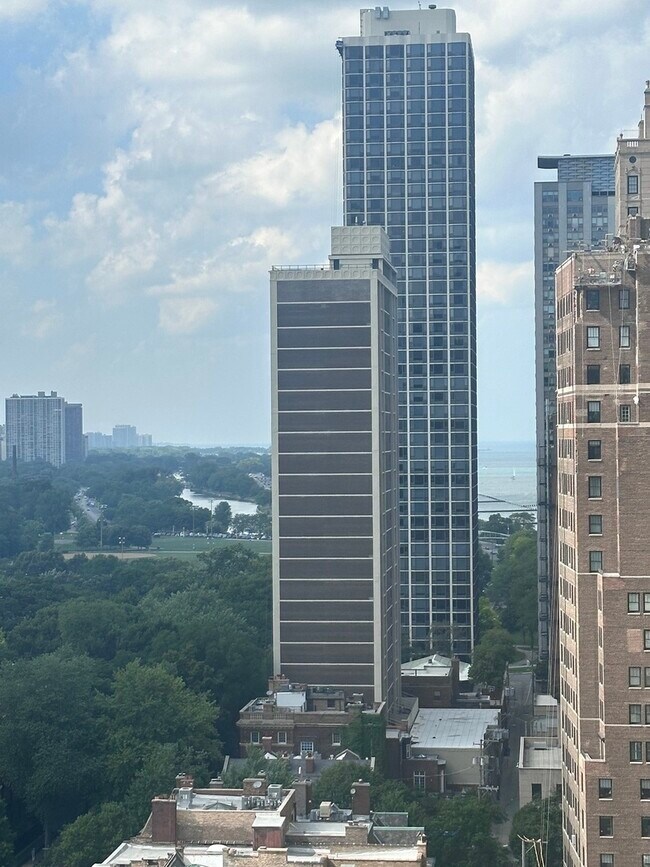 Building Photo - 1360 N Lake Shore Dr