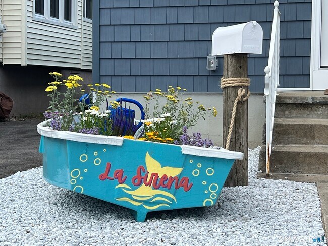 Building Photo - 17 W Orland St