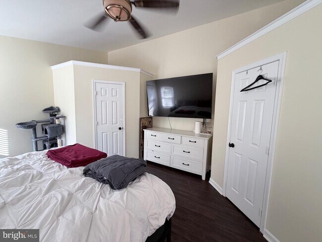 Building Photo - 6610 Cottontail Ct