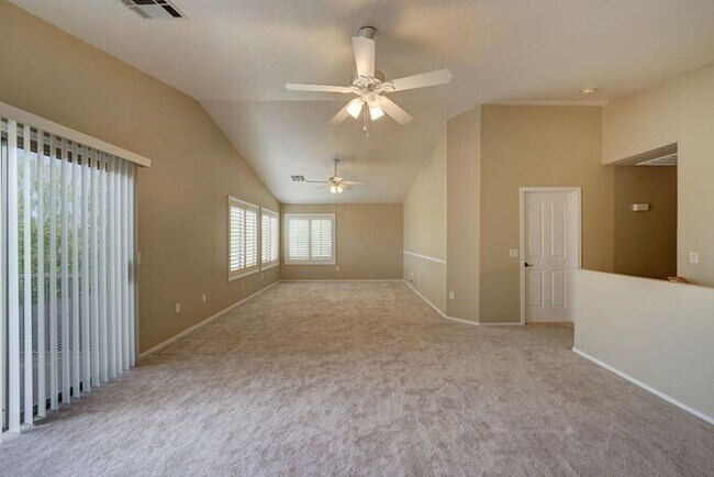 Building Photo - COMING SOON! Gorgeous Gilbert Home with Go...