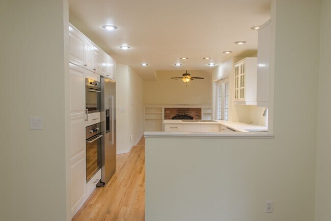 Building Photo - 3bd/2.5ba Issaquah Home