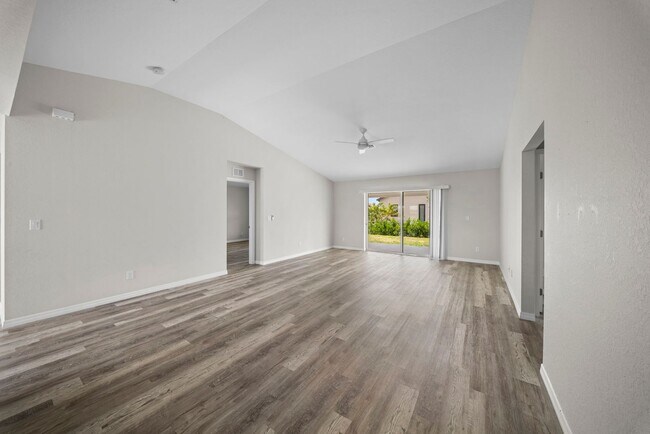 Building Photo - 202 NW 25th Pl
