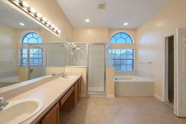 Building Photo - 540 Coventry Rd